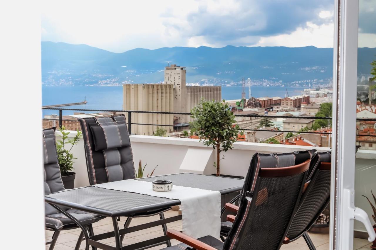 105M2 Penthouse Sea View Rijeka With Free Garage Parking Apartment Exterior photo